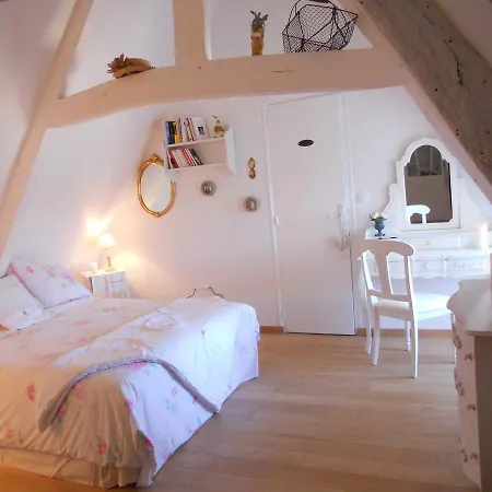 D'hotes Sophie Cite Des Peintres 3*