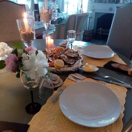 D'hotes Sophie Cité Des Peintres Bed & Breakfast