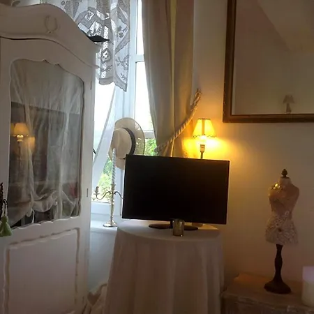 D'hotes Sophie Cite Des Peintres