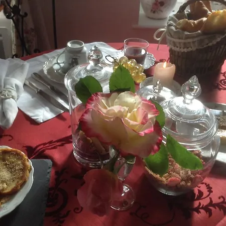 D'hotes Sophie Cite Des Peintres 住宿加早餐酒店