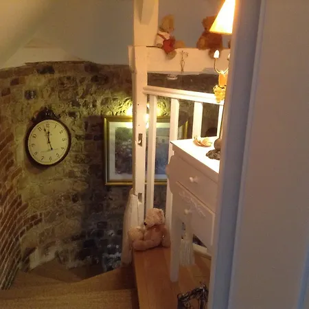 D'hotes Sophie Cite Des Peintres Bed & Breakfast 3*