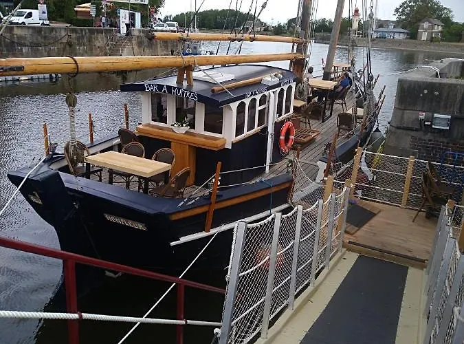 Couette-café Lamaison Du Phare D'hotes 3*